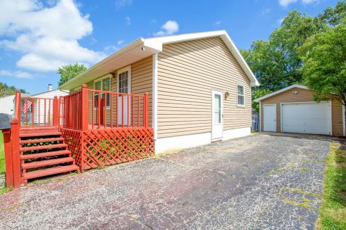 2309 Seminole Rd, Waukegan, IL 60087-3625