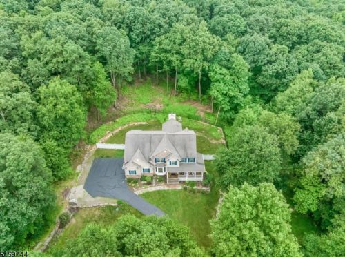 14 Forest Ridge Dr, Hackettstown NJ  07840-4846 exterior