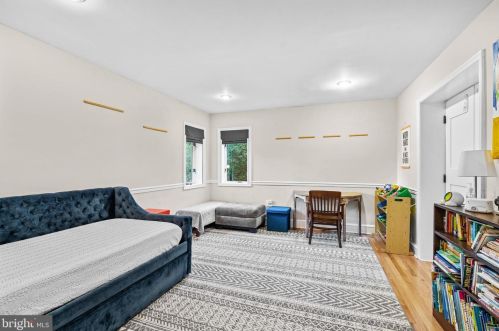 646 Maple Ave, Tavistock NJ 08033-1147 exterior