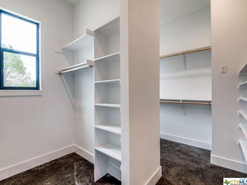 340 Warbler Dr, Spring Branch TX 78070-5064 exterior