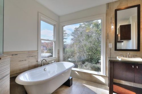 4086 Haverhill Dr, Atlanta GA  30342-3818 exterior