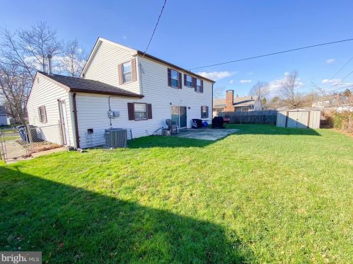 49 Earnshaw Ln, Willingboro, NJ 08046-2311