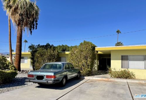 4444 Sunny Dunes Rd, Palm Springs, CA 92264-1467