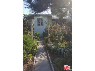 8348 Gallatin Rd, Downey, CA 90240-2833