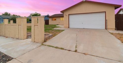 715 Charles Dr, Oceanside, CA 92057-3626