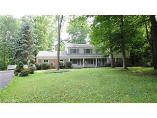 31880 Woodsdale Ln, Cleveland, OH 44139-1327