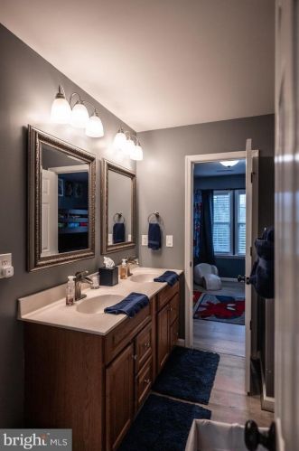 125 Gap Vw Blvd, Harpers Ferry WV 25425-3003 exterior