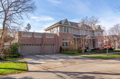 6668 Leoti Ave, Chicago, IL 60646-1431