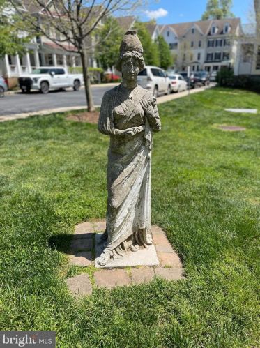 2737 Linden Ln, Silver Spring MD 20910-1212 exterior