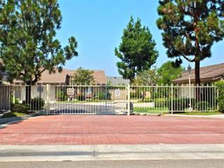 190 Ponderosa Ln, Anaheim, CA 92802-4965