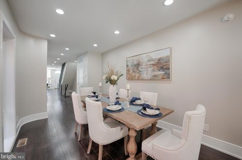 950 Front St, Philadelphia PA 19147-0043 exterior