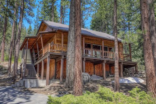 13330 Sierra Dr, Truckee, CA 96161-5026
