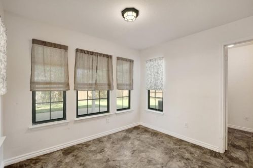 400 Masonwood Dr, Uhland TX 78640-4609 exterior