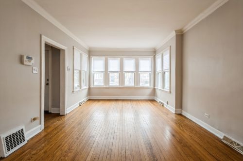 7824 Paulina St, Chicago, IL 60620-4419