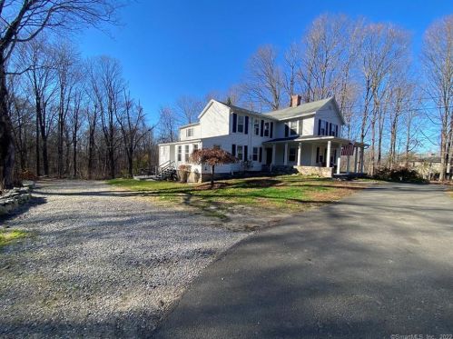 623 Elm St, Upper Stepney CT  06468-1804 exterior