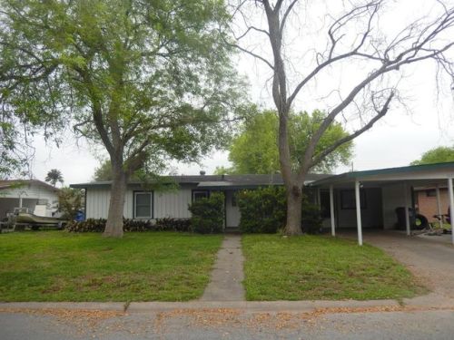 1017 Blucher St, Flowella, TX 78355-4001