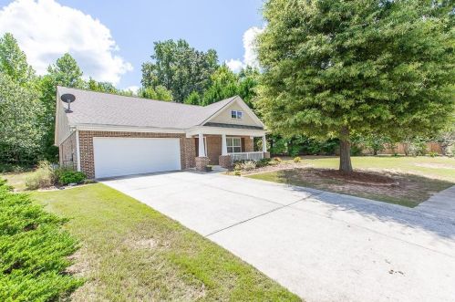 198 Lakeview Bend Cir, Jefferson, GA 30549-7058