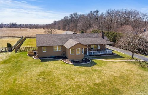 13812 Bunny Ln, Somonauk, IL 60552-3001
