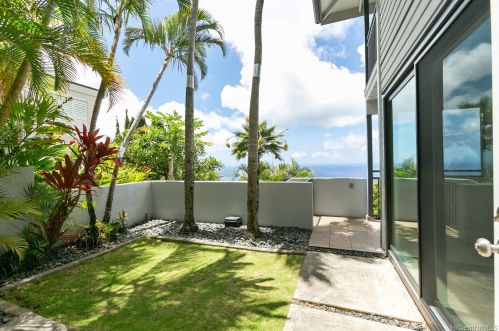 825 Puuikena Dr, Honolulu HI  96821-2564 exterior