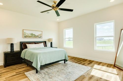 713 Longhorn Trl, Angleton TX 77515-9623 exterior