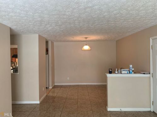 11201 Fairington Ridge Cir, Lithonia, GA 30038-5638