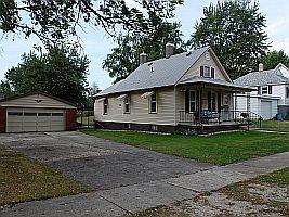 819 Elmwood Ave, Kewanee, IL 61443-3039