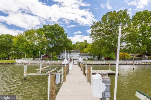 1258 River Rd, Shady Side MD 20764-9694 exterior