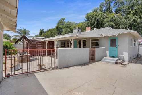 4150 Emerson St, Riverside CA  92506-2052 exterior