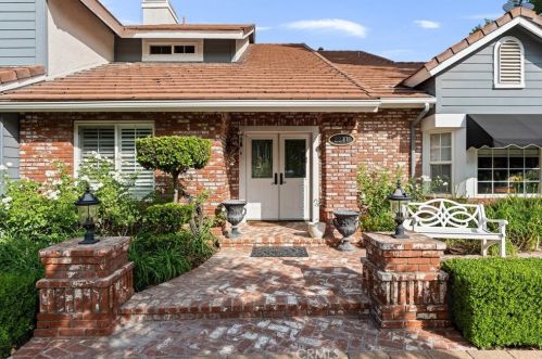 2271 Karendale Cir, Riverside, CA 92506-5557