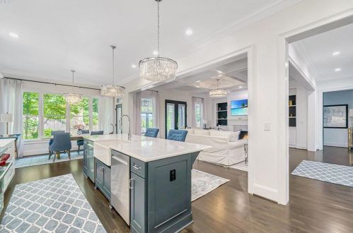 5380 High Point Mnr, Atlanta GA  30342-2000 exterior