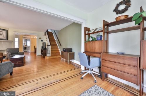 146 Highland Ave, Philadelphia, PA 19118-3818