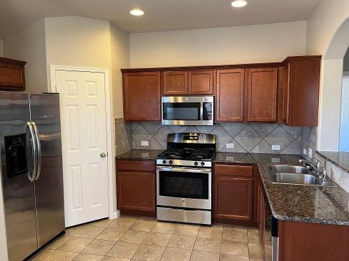 352 Voyager Cv, Uhland TX  78640-6417 exterior