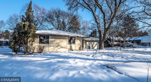 2437 Hillside Rd, Saint Paul MN  55110-5535 exterior