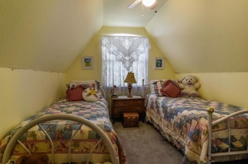 605 Bond St, Whitewright TX 75491-2212 exterior