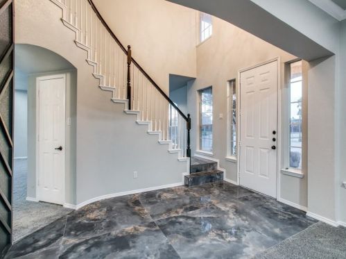 1441 Dimmit Dr, Carrollton TX  75010-6462 exterior