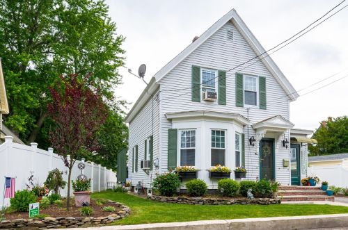 1 Cherry St, Nashua, NH 03060-4036