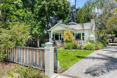 673 Mariposa St, Altadena, CA 91001-2350
