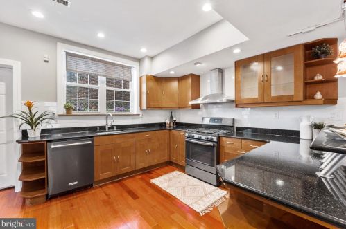 2450 4 St, Philadelphia PA 19148-4713 exterior