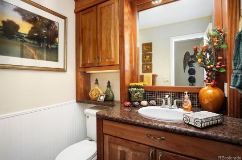 8453 Easter Pl, Englewood CO 80112-1851 exterior