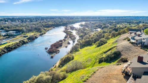 8926 Bluff Ln, Fair Oaks, CA 95628-6494