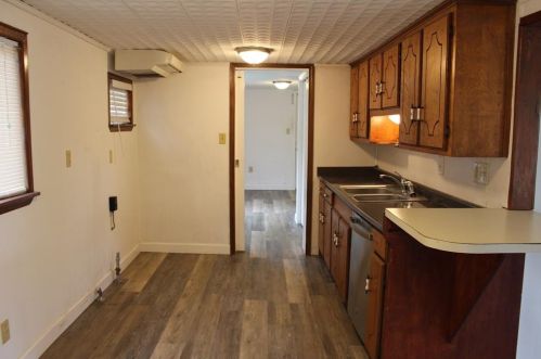 706 Blackwell St, Morgans Point TX  77571-5827 exterior