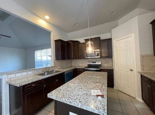 2069 Meadow Park Dr, Princeton TX 75407-2662 exterior