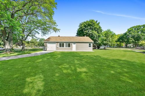 1385 Howell Pl, Boulder Hill, IL 60538-1816