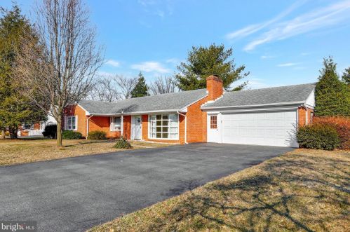 16620 Johnson Dr, Williamsport, MD 21795-1411