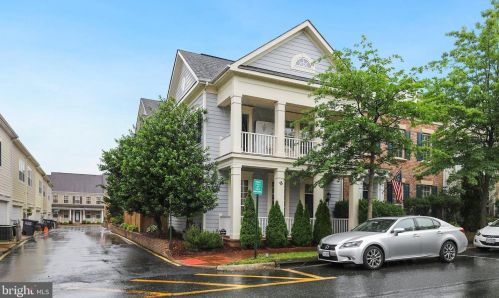 13751 Fleet St, Woodbridge, VA 22191-5402