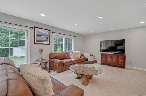 291 Spring Hill Rd, Upper Stepney CT  06468-2143 exterior