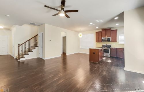 5905 El Segundo Way, Atlanta GA  30349-7521 exterior