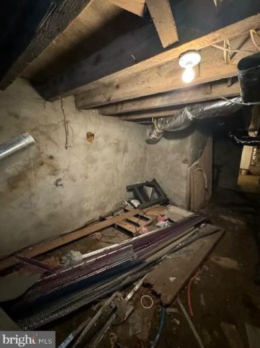 129 63rd St, Philadelphia PA 19142-2303 exterior