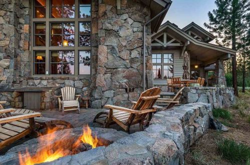 10221 Dick Barter, Truckee CA  96161-5172 exterior