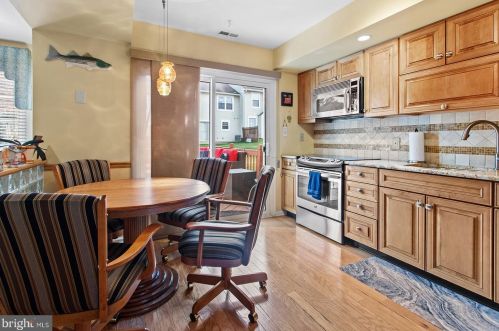 634 Croft Dr, Southampton, PA 18966-4043